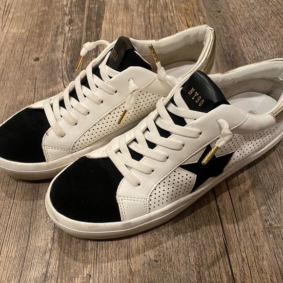 Steve Madden star sneakers golden Size 9 - Picture 1 of 5
